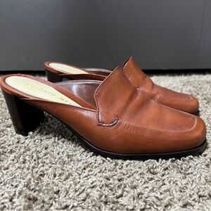 Antonio Melani Prelude Brown Leather Women's Mules, Size 7